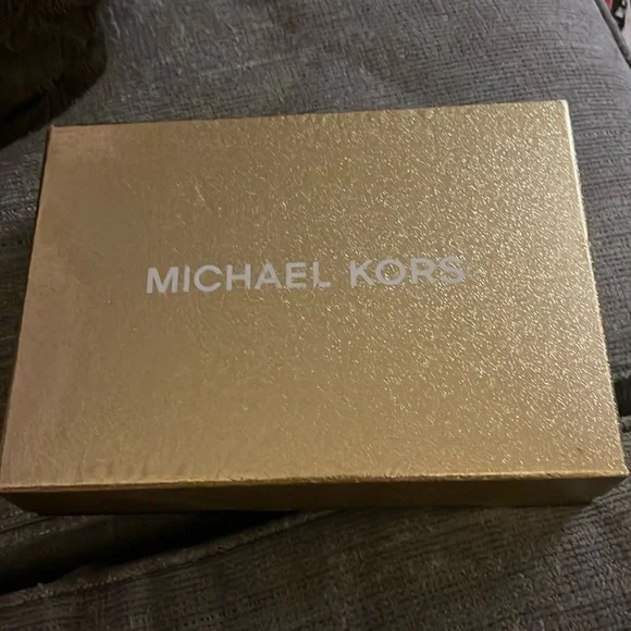 Michael Kors Vanilla Logo Belt Bag with stripe - Picture 2 of 3